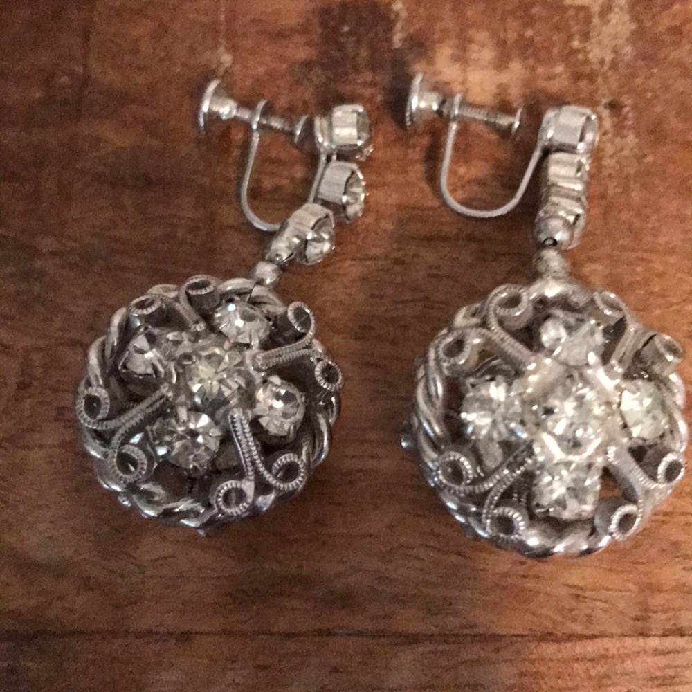 Stunning vintage clip earrings